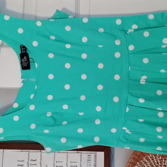 Dolly and Dotty Mint Green Dress - Picture 2 of 2